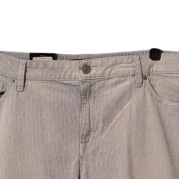 Tommy Hilfiger Blue and White Pinstriped Crop Leg Pants NWT - Picture 4 of 10
